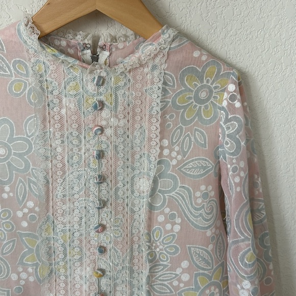 Cinderella • Vintage Floral Dress - Picture 4 of 7